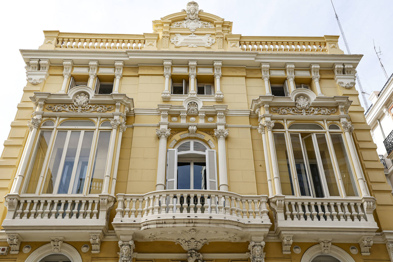 Un paseo por el Palacio Pescara de Valencia