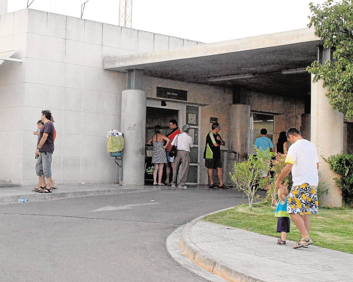 Acceso al servicio de Urgencias del Hospital Comarcal de Vinaròs.