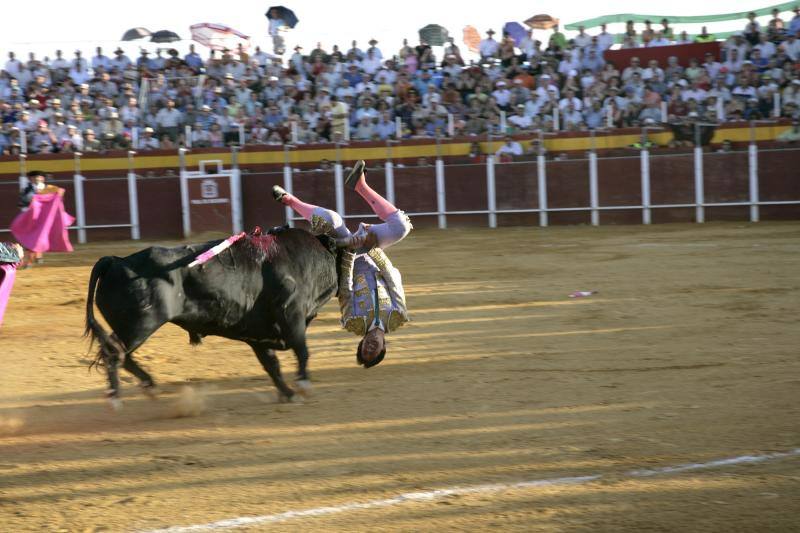 Fotos | La vida de Vicente Barrera, en imágenes: de torero a político