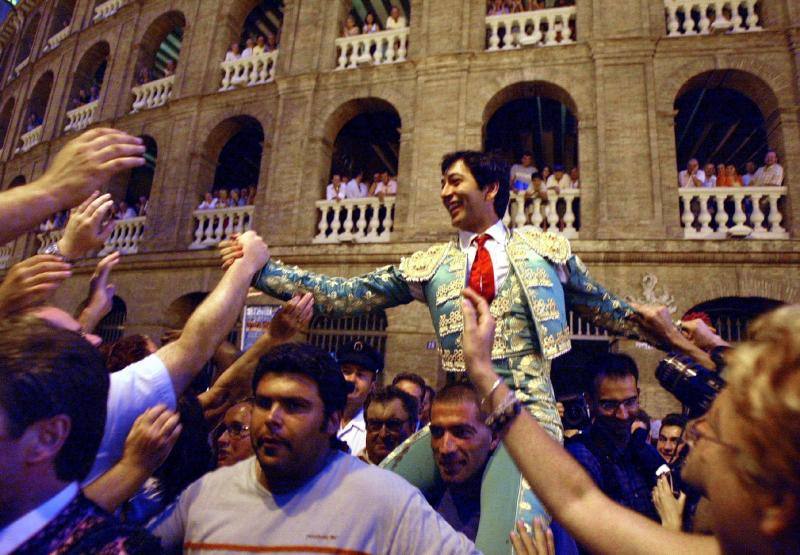 Fotos | La vida de Vicente Barrera, en imágenes: de torero a político