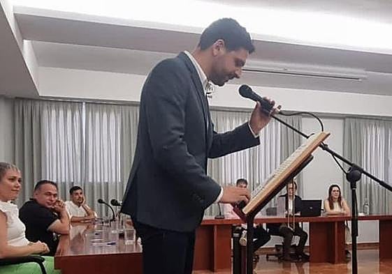 Pablo Puig en el pleno de investidura.