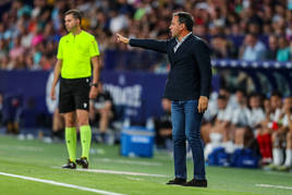 Javi Calleja, ante el Alavés.