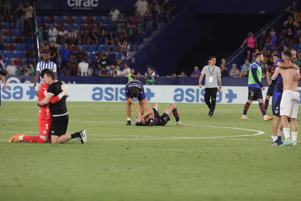 Las mejores imágenes del Levante - Alavés