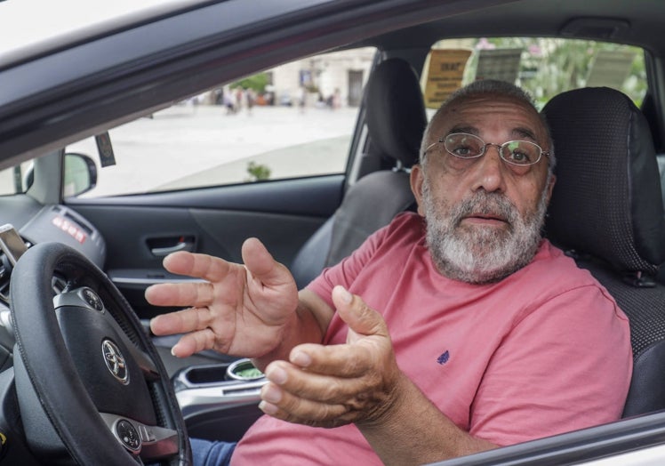 José Arnal, taxista.