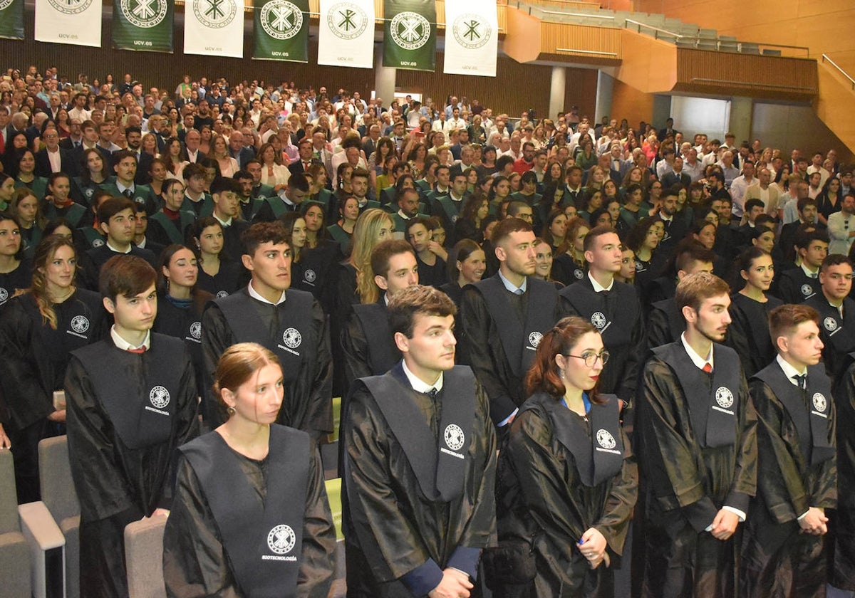 Alumnos de la Universidad Católica, durante uno de los actos de graduación.