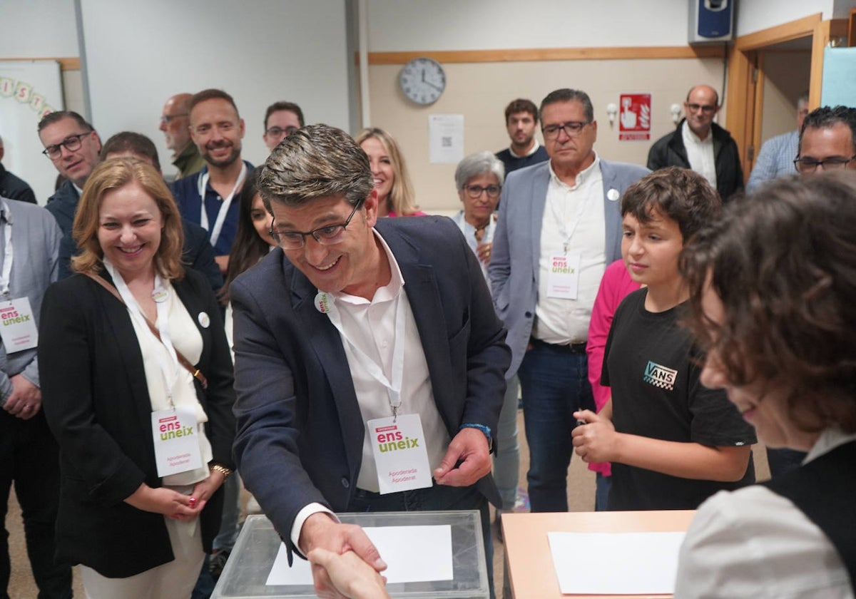 Jorge Rodríguez, alcalde de Ontinyent y líder de Ens Uneix, en la jornada electoral.