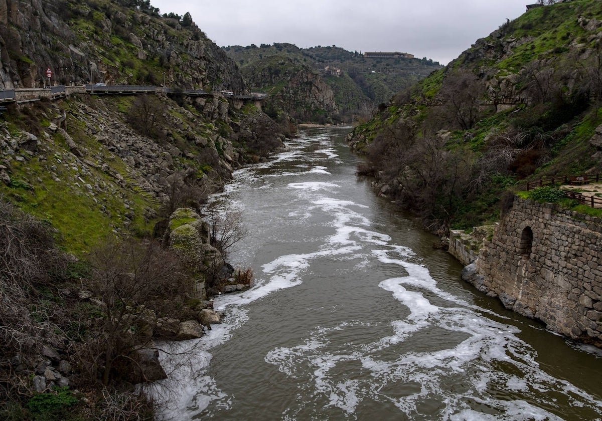 El Tajo a su paso por Toledo.