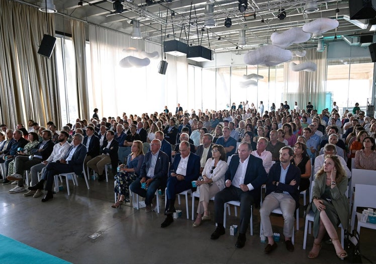 El público asistente a la presentación en Dénia del documental.