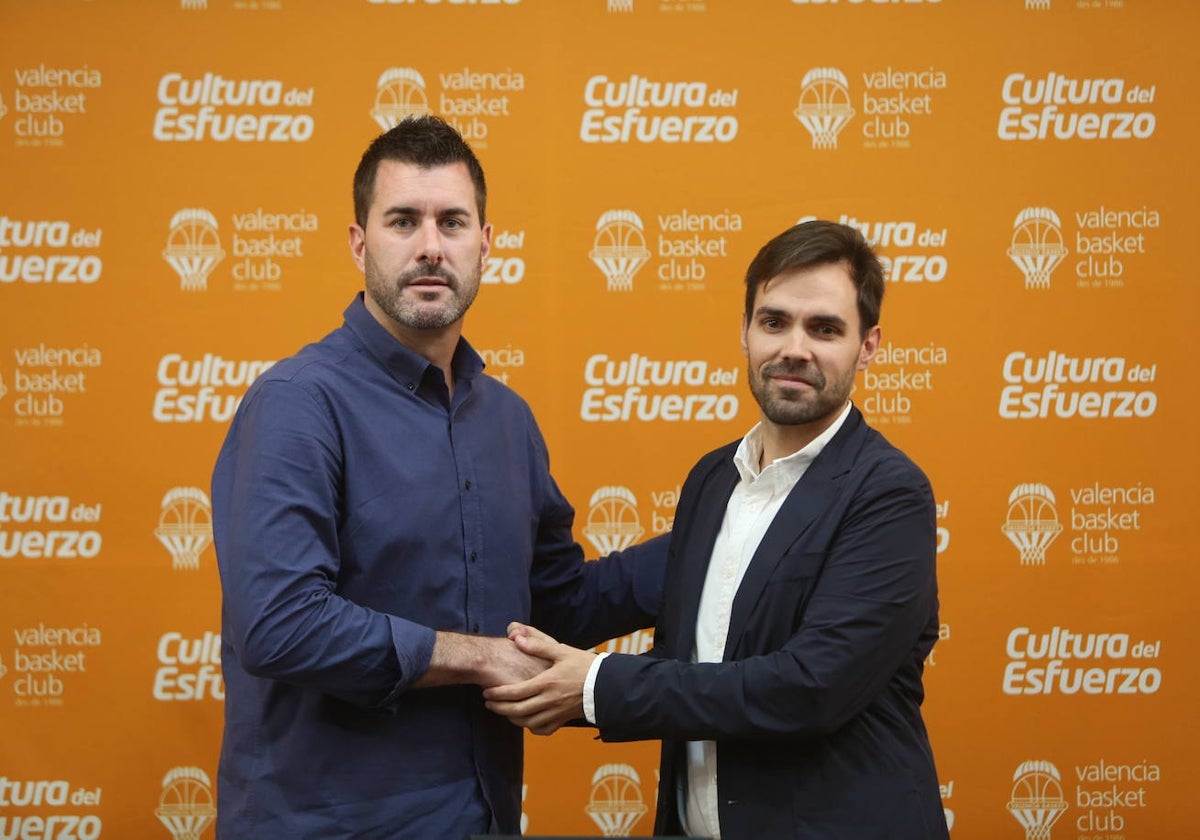 Luis Arbalejo y Enric Carbonell, tras la presentación del director deportivo.