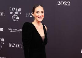 La socialité Tamara Falcó posa a su llegada a la gala de entrega de los premios Women of the Year.