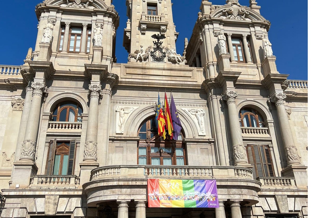 Fachada del Ayuntamiento de Valencia.