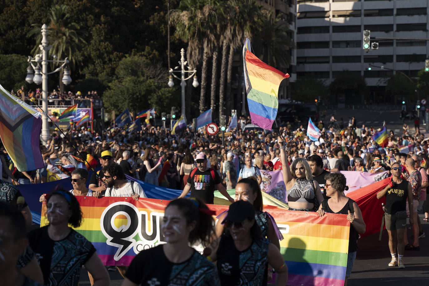 Las mejores imágenes de la marcha del Orgullo en Valencia