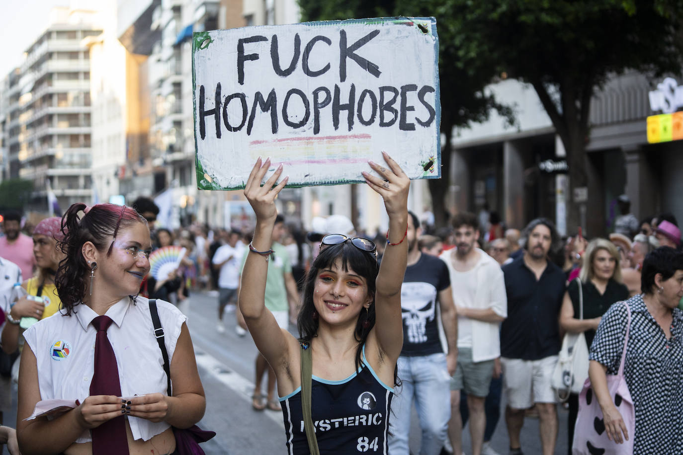 Las mejores imágenes de la marcha del Orgullo en Valencia