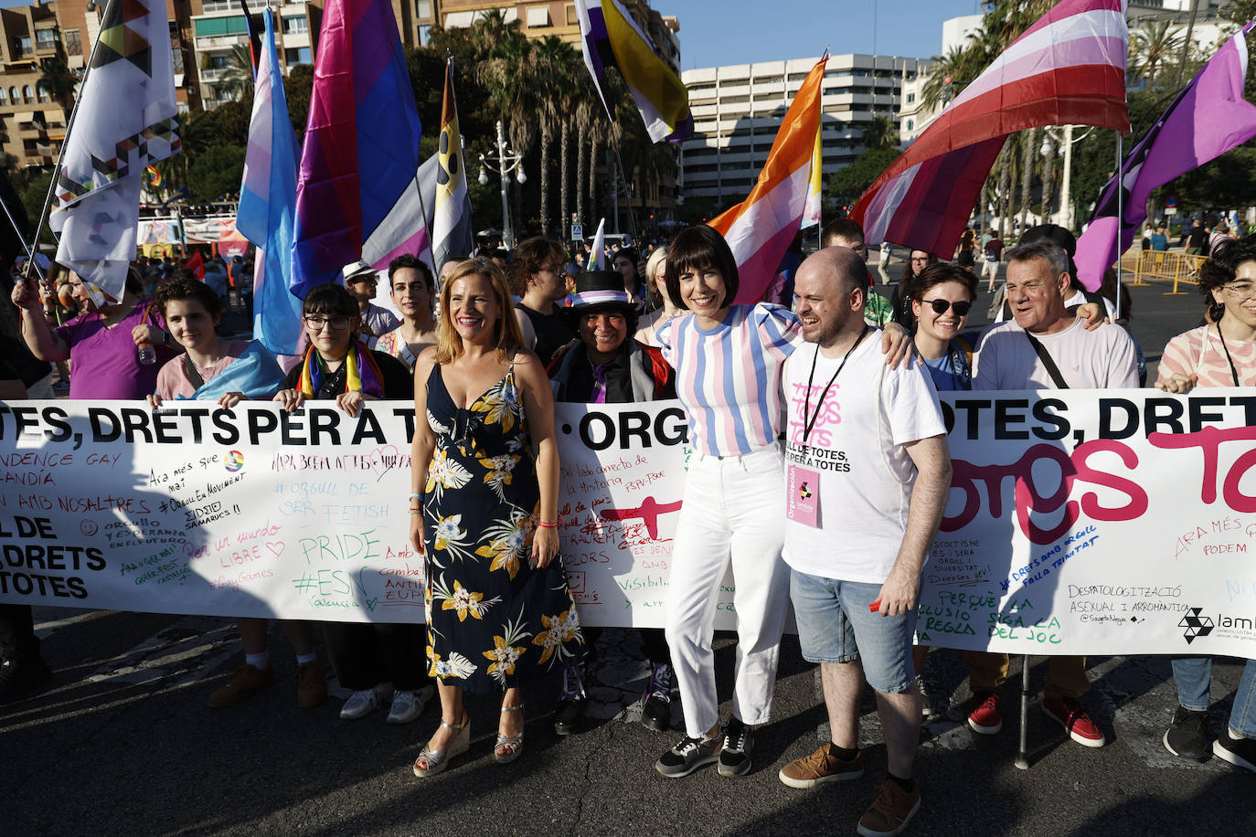 Las mejores imágenes de la marcha del Orgullo en Valencia