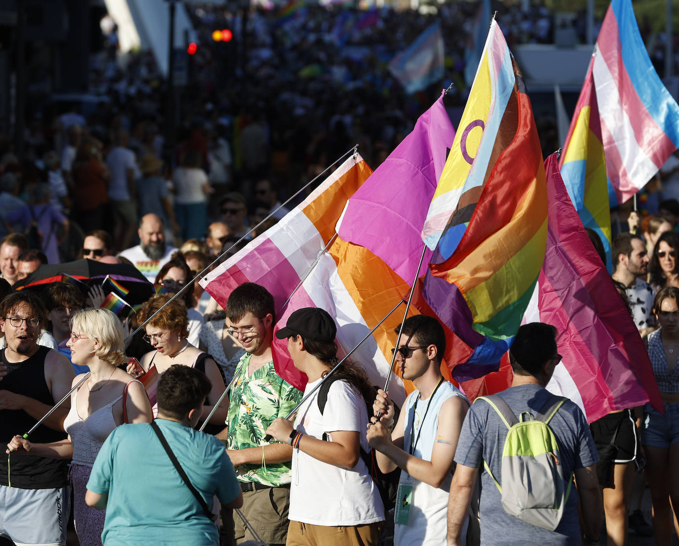 Las mejores imágenes de la marcha del Orgullo en Valencia