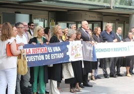 Concentración de abogados y procuradores en Valencia.