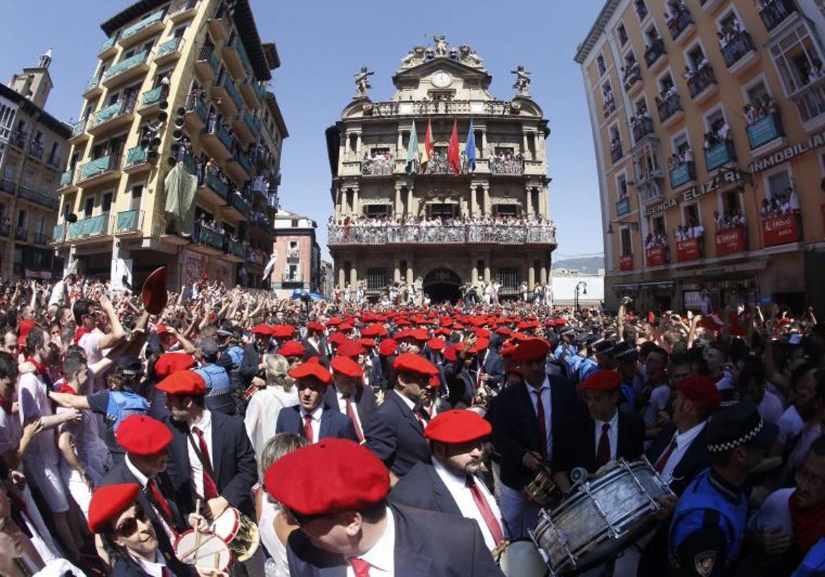 Programa de San Fermín 2023, día a día: horario de verbenas, conciertos, toros y encierros