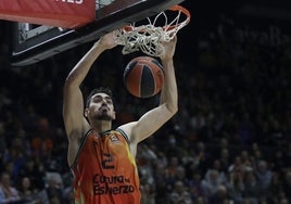 Josep Puerto, durante un partido de Euroliga con el Valencia Basket.