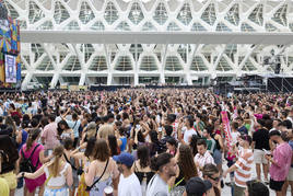 Miles de personas vibran con el Big Sound de Valencia en su primer día