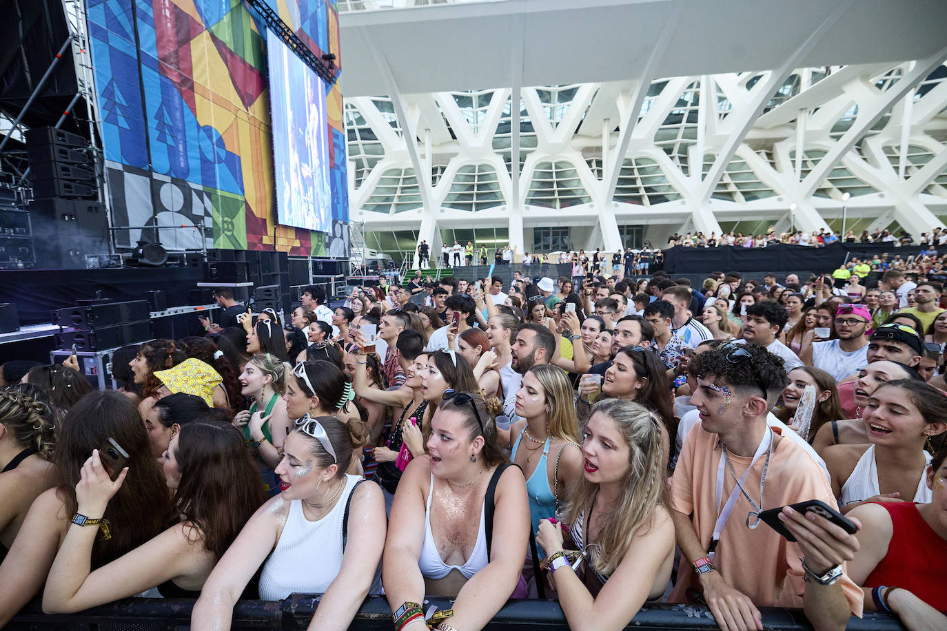 Miles de personas vibran con el Big Sound de Valencia en su primer día