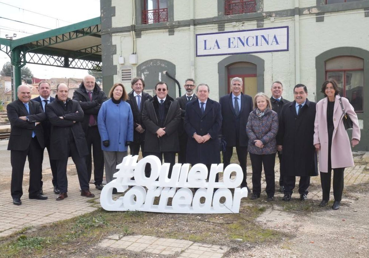 La junta directiva de AVE, el pasado febrero, en La Encina.