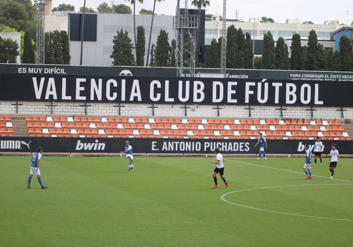 Un partido en el Antonio Puchades de Paterna.