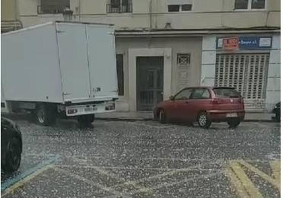 El granizo ha sorprendido en Valencia.
