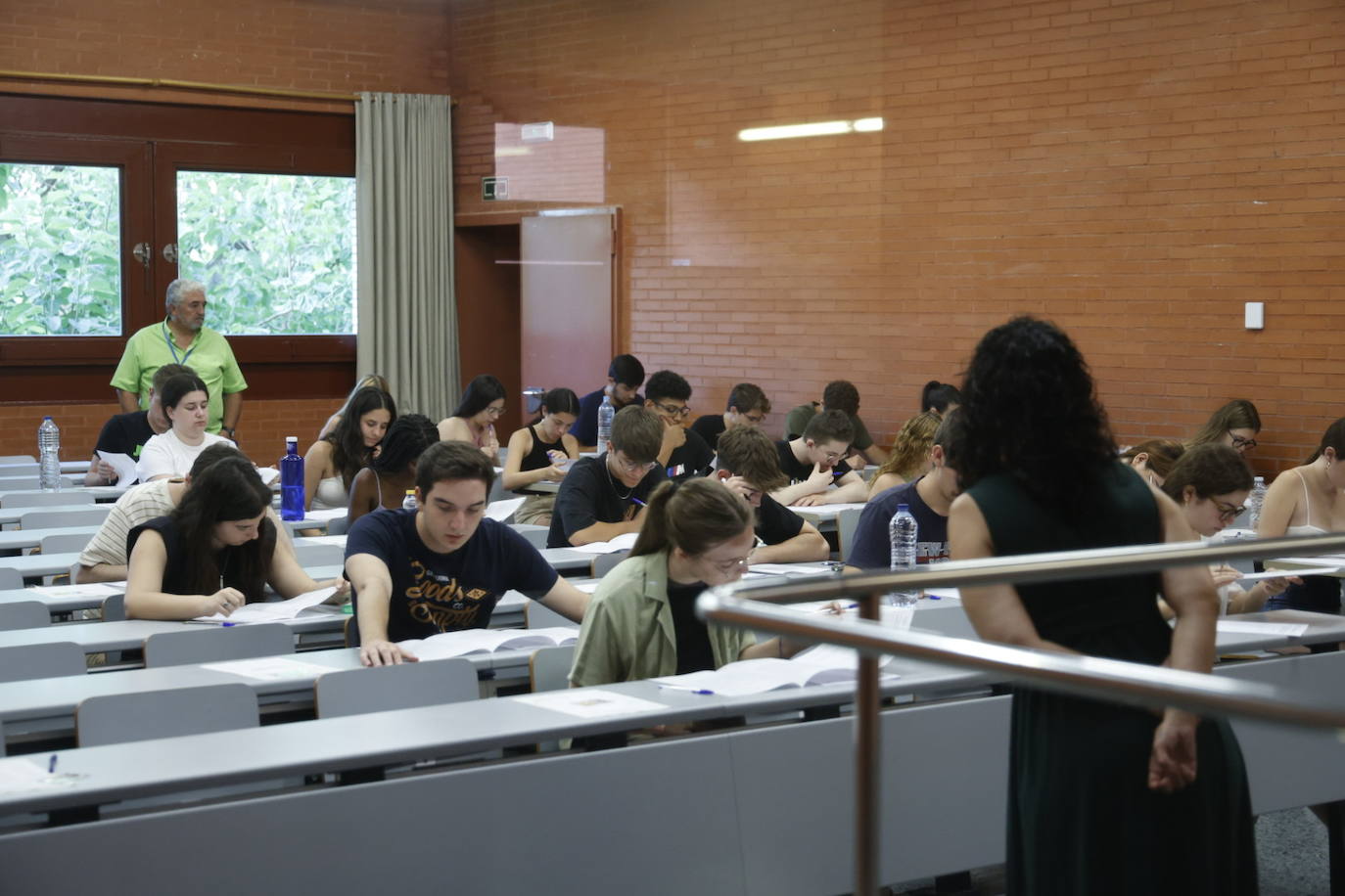 Los valencianos se examinan en la prueba extraordinaria de selectividad 2023