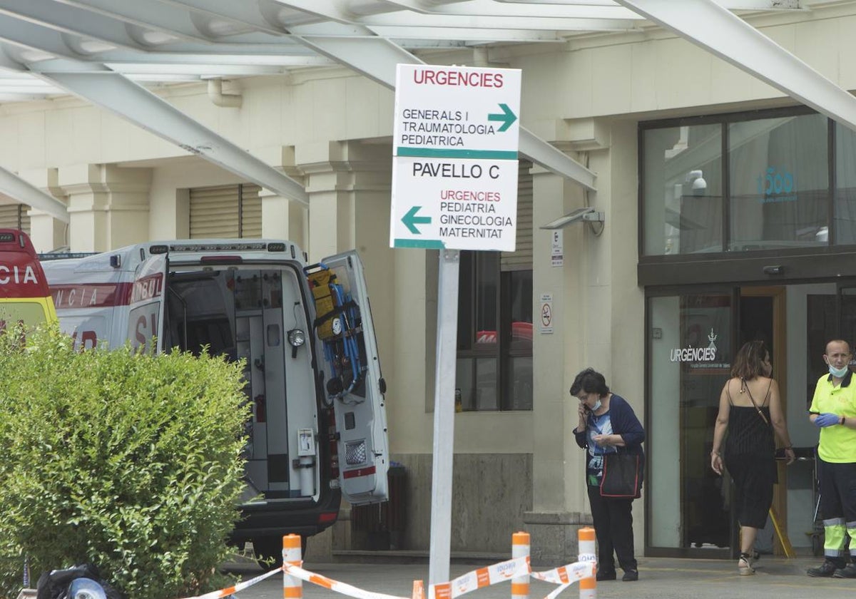 Acceso al servicio de Urgencias del Hospital General de Valencia.