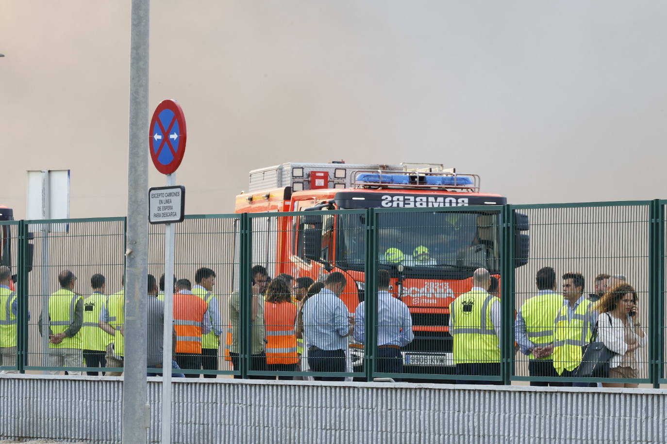 Incendio en una nave industrial de Mercadona