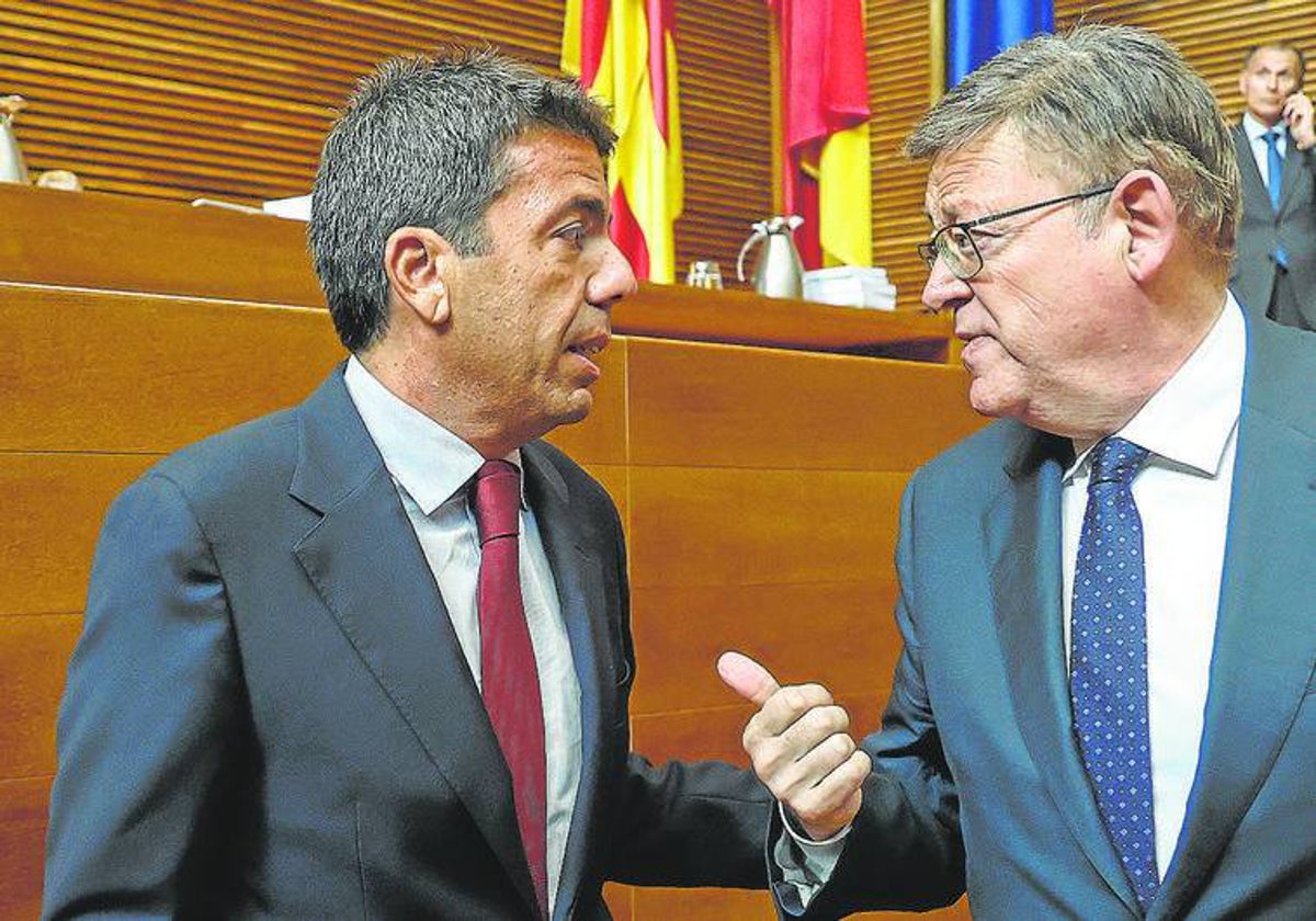 Mazón y Puig, en Les Corts, durante la constitución de la Cámara.