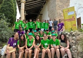Los 25 jóvenes que participan en esta edición del campo de voluntariado en Xàtiva.