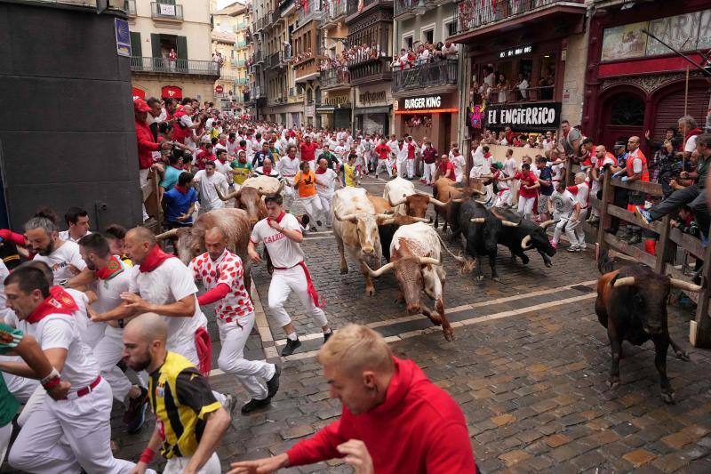 Emoción en el primer encierro de San Fermín 2023