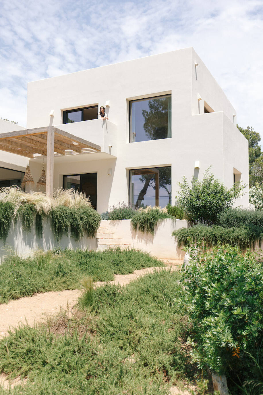 Terracota, madera, arcilla... al utilizar estos materiales sostenibles esta casa no daña el medio ambiente. 