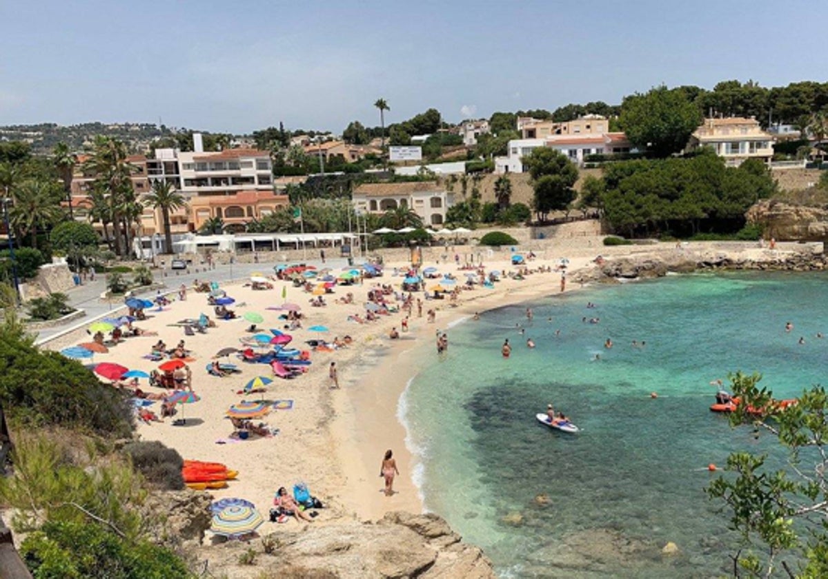 Imagen de archivo de la playa la Fustera.