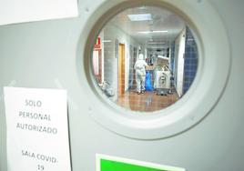 Sanitarios del hospital La Fe, en plena pandemia.