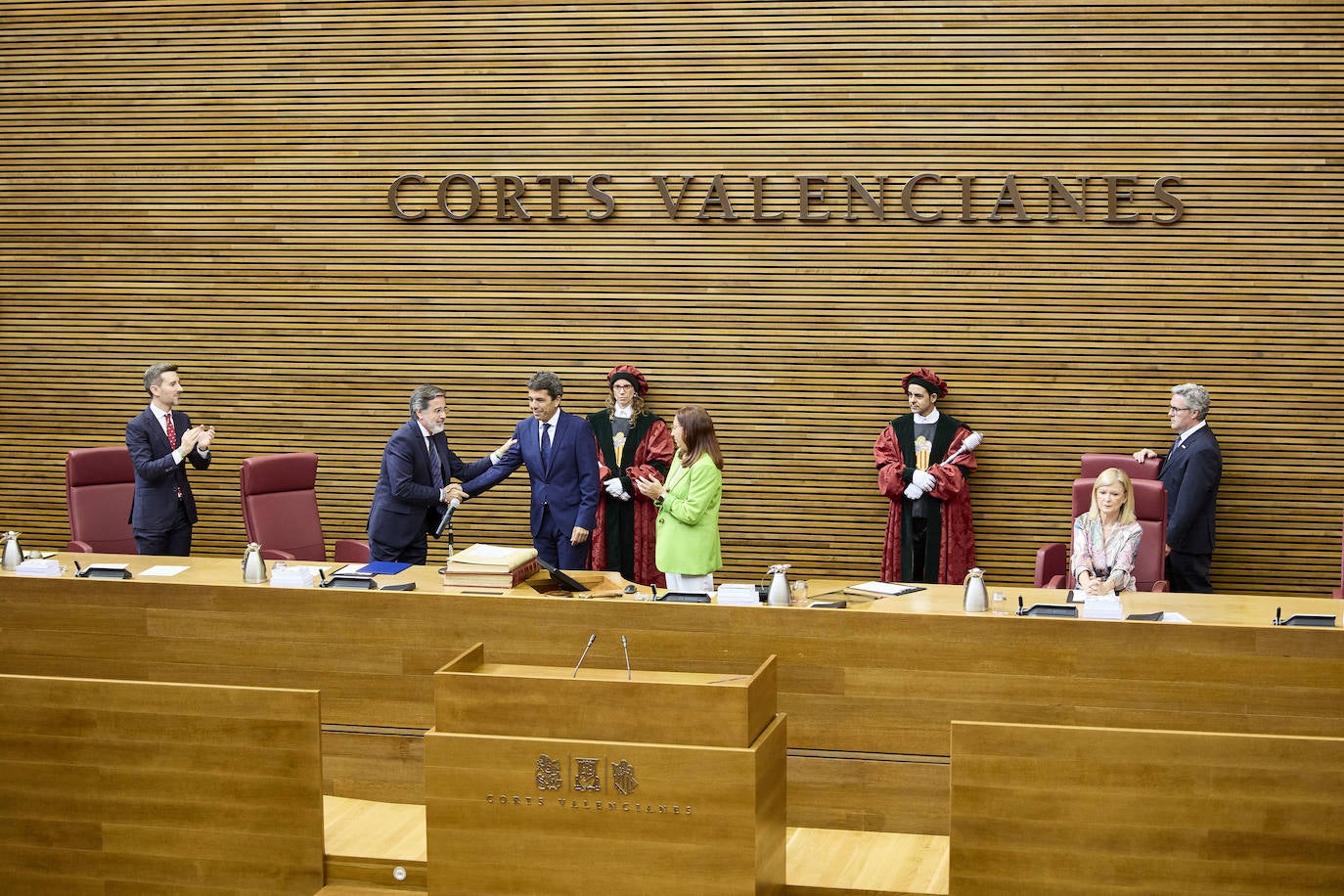 Así ha sido la toma de posesión de Carlos Mazón como presidente de la Generalitat