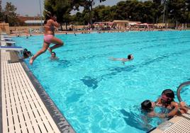 Piscina del Parque del Oeste