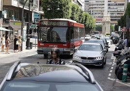 Un autobús de la EMT en Valencia en una imagen de archivo.