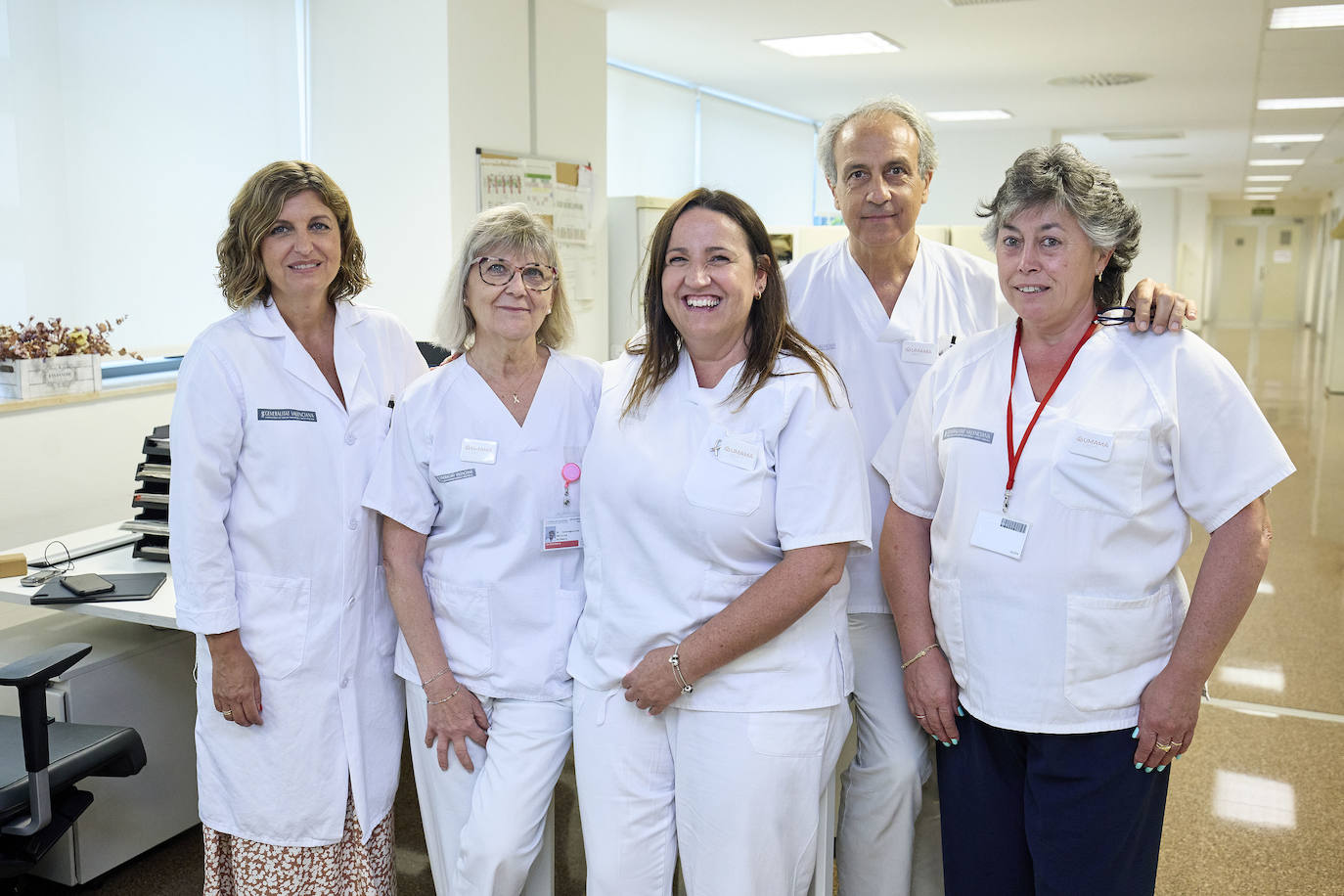 Ana Santaballa, Concha Molins, Francisca Ballester, Francisco Ripoll y Paula Rubio, de la Unidad de mama de La Fe