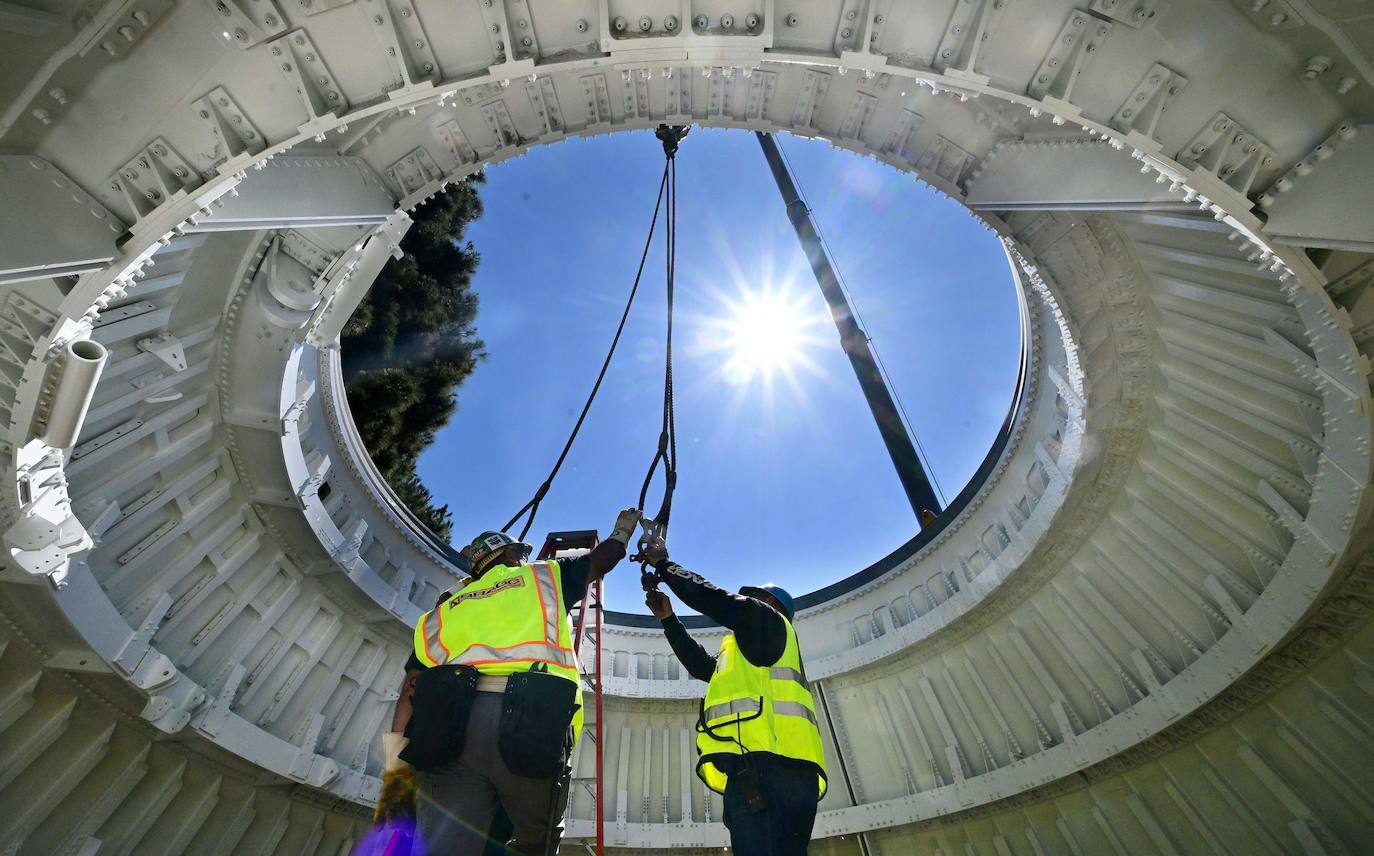 Endeavour, el transbordador espacial de la NASA, se prepara para conquistar el espacio