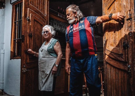 Imagen secundaria 1 - Así son las nuevas camisetas del Levante UD