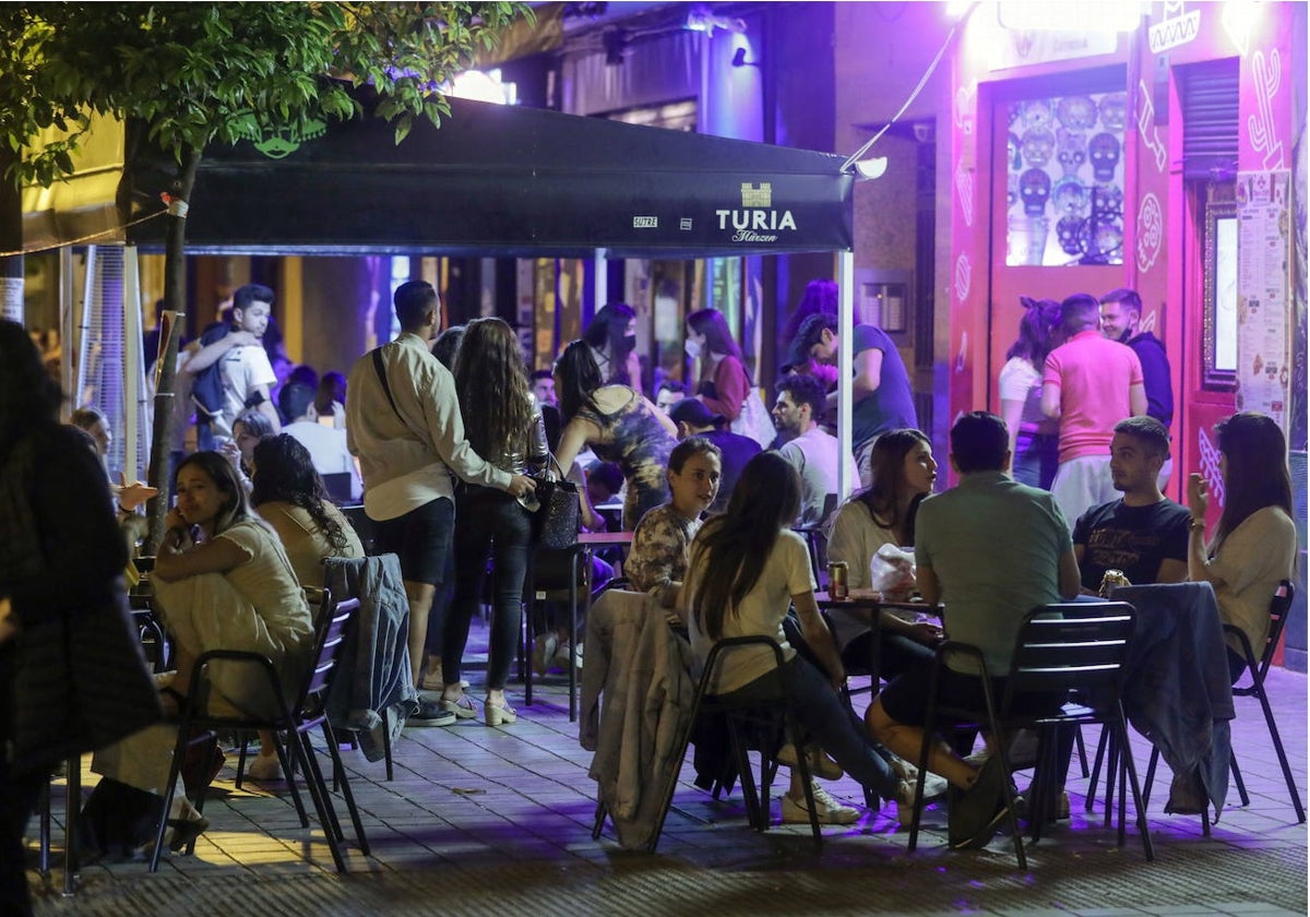 Una terraza de la zona de Ciudad Jardín, en imagen de archivo.