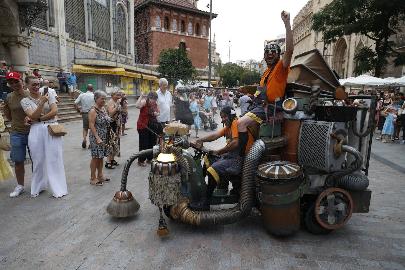 La Feria de Julio llena Valencia de fiesta con la Gran Nit de Juliol