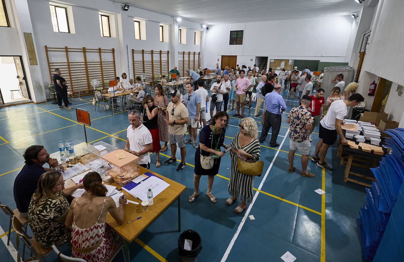 Las mejores imágenes de la jornada electoral en Valencia