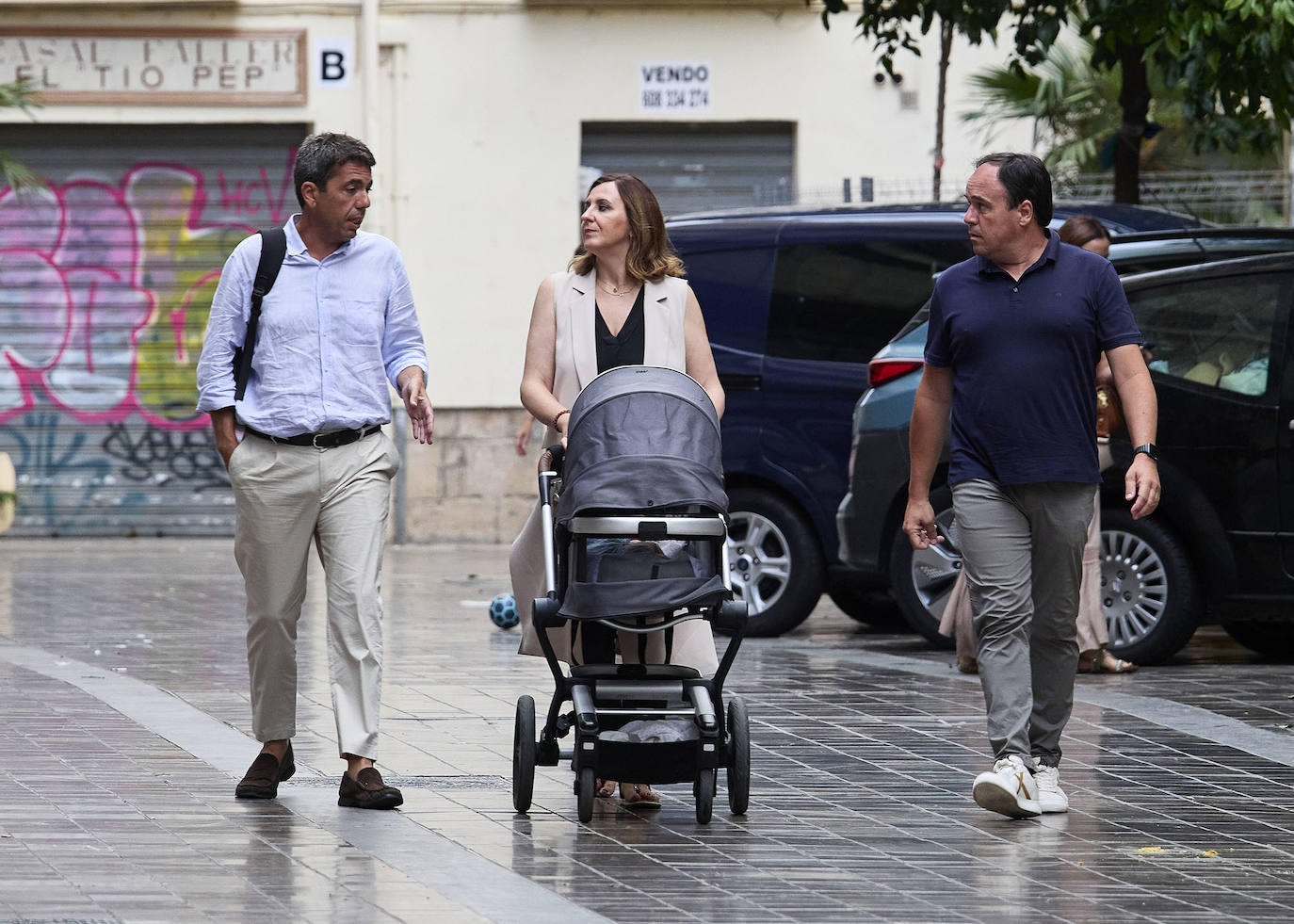 Llegada del presidente de la Generalitat, Carlos Mazón, y la alcaldesa de Valencia, María José Catalá, a la sede del PP este domingo