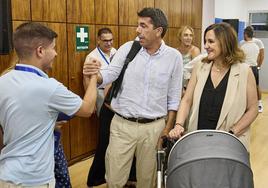 Carlos Mazón y María José Catalá, este domingo, en la sede del PP.