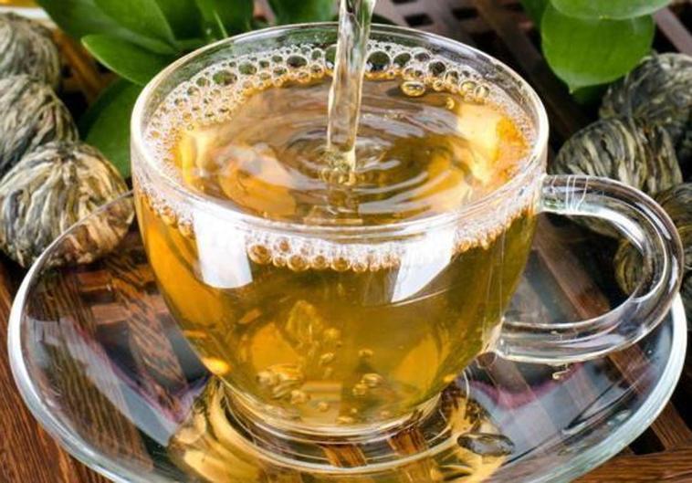 Las infusiones naturales son un buen complemento para adelgazar en verano.