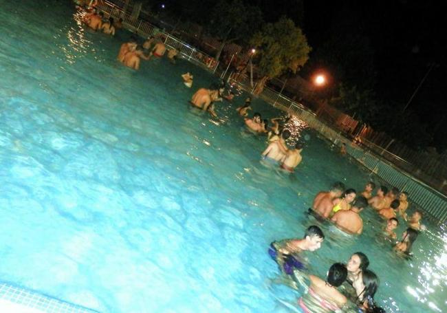 Piscina nocturna