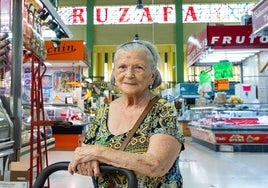 Vicenta Badenas, clienta durante más de 90 años del mercado de Ruzafa.